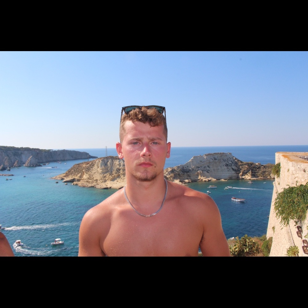 Meet your Posher, Evan